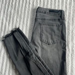 “Articles of Society” size 27 dark grey skinny jeans.